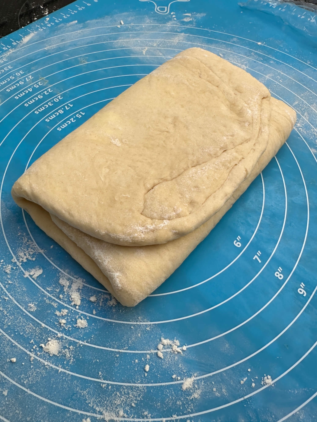 Croissants 2 Croissantteig gefalten