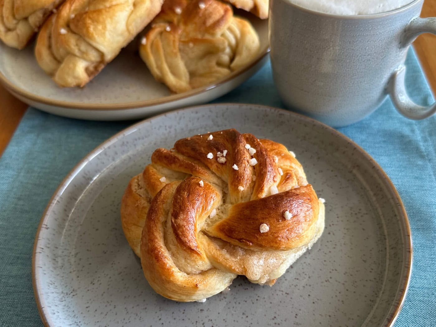 Zimtschnecken und Kaffee